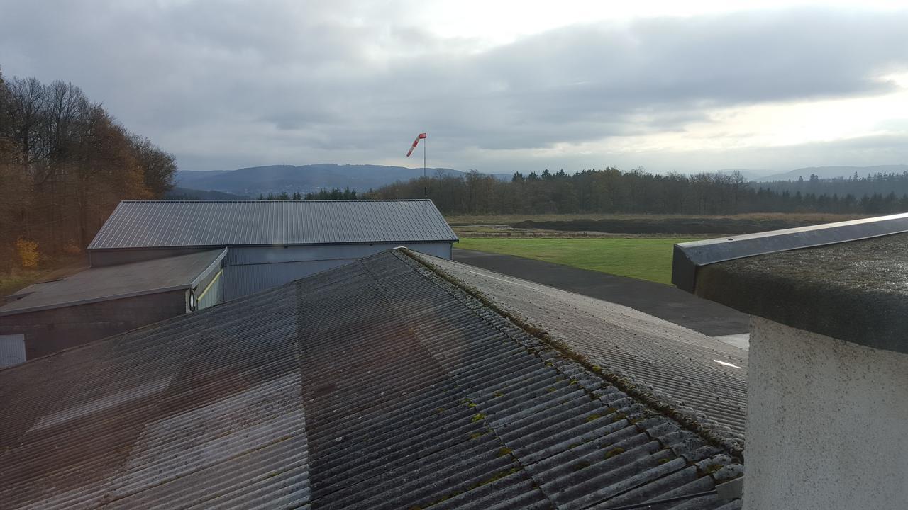 Landhotel Zum Doppeldecker Kirchen  Exteriör bild