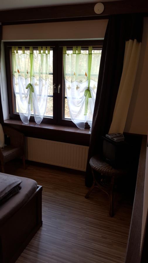 Landhotel Zum Doppeldecker Kirchen  Exteriör bild