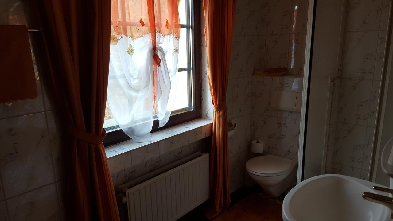 Landhotel Zum Doppeldecker Kirchen  Exteriör bild