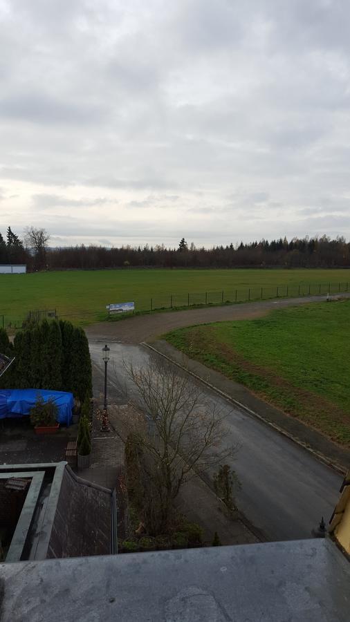 Landhotel Zum Doppeldecker Kirchen  Exteriör bild