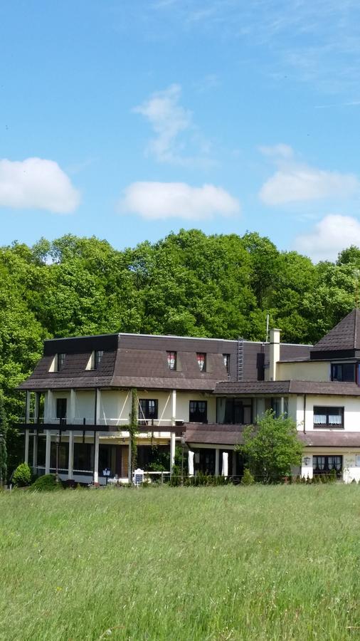 Landhotel Zum Doppeldecker Kirchen  Exteriör bild